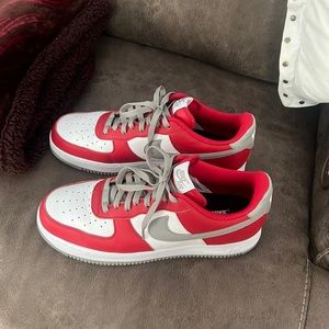 Men’s Nike tennis shoes red & white size 12.  Barely worn